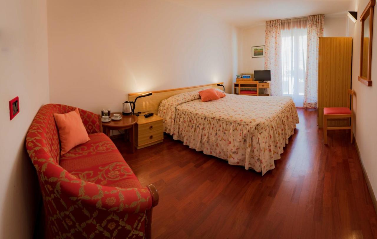 Hotel Zeni Брентонико Екстериор снимка